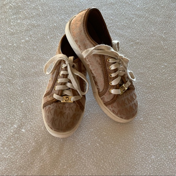 Michael Kors Sneakers - Picture 1 of 11